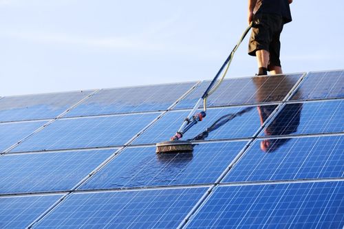 Het laatste nieuws van het bedrijf over Onderhoud van zonnepanelen